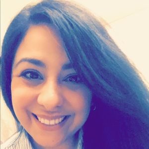 Meet your Posher, Adrianne